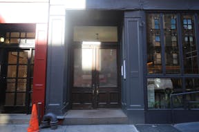 Unique Loft in Prime SoHo - Image 10