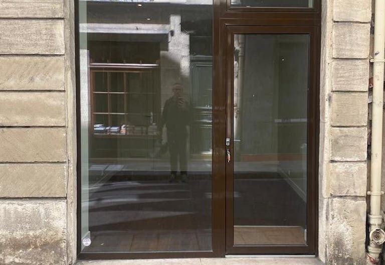 AU COEUR DE L'ILE SAINT LOUIS - Image 2