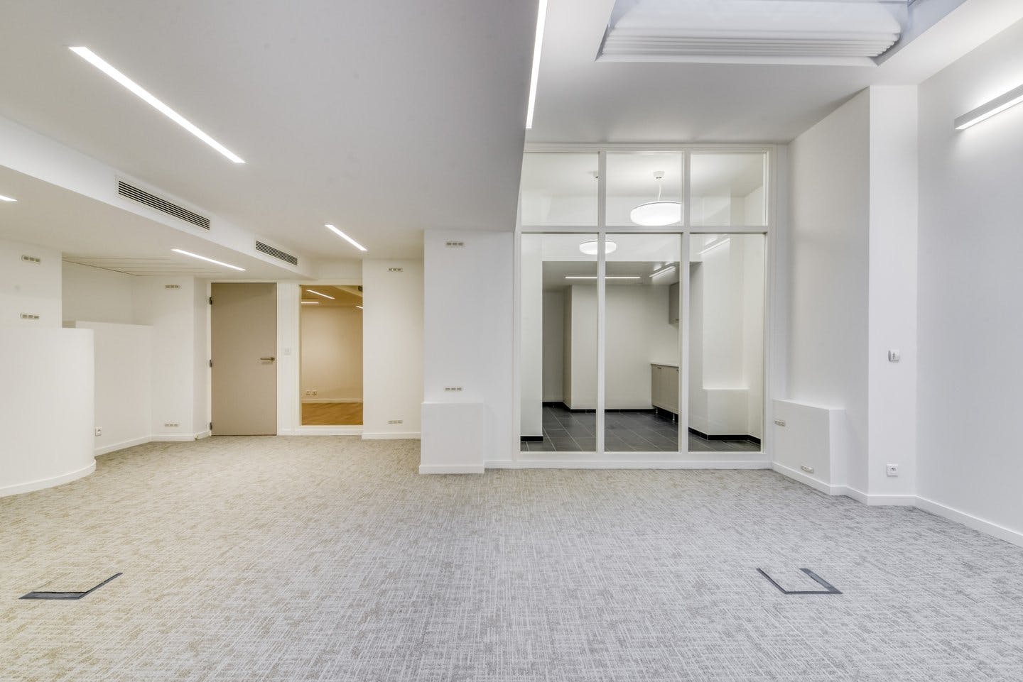 345 sqm Event and Showroom Space near Parc Monceau, Paris