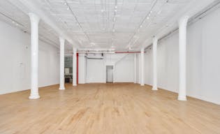 SoHo Showroom with Stunning Display Windows - Image 0