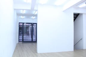Galerie d'art lumineuse située en bordure du Marais face à Merci - Image 13
