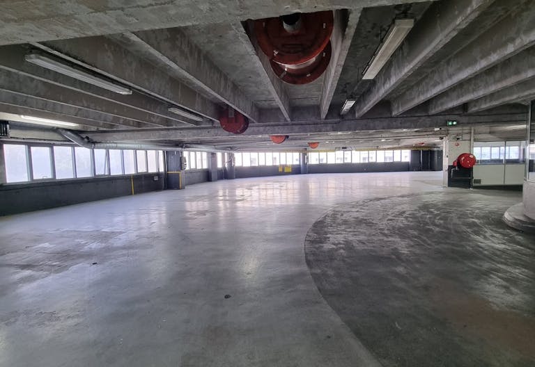 Unique Building Near Eiffel Tower - Ancien garage avec vue Tour Eiffel - Image 0