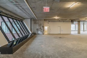 Amazing Showroom in Williamsburg - Image 8