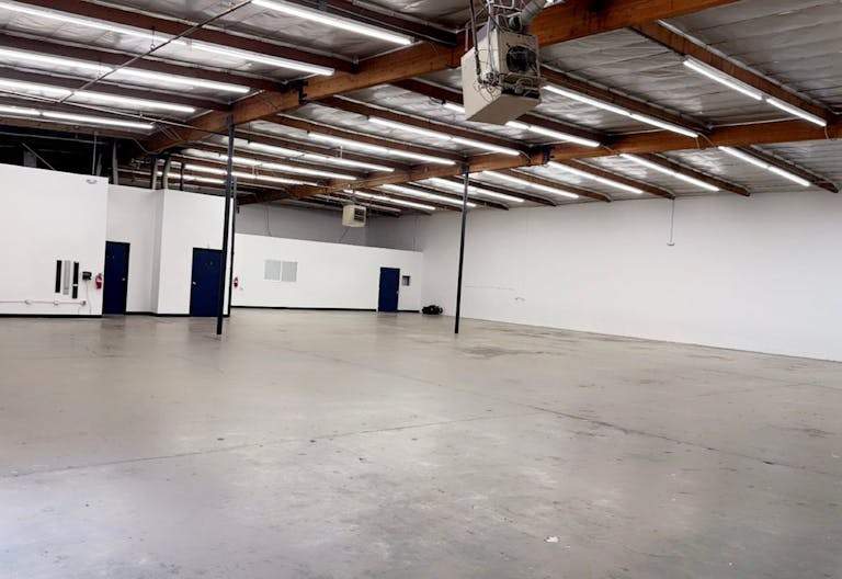 Large creative space near crypto arena - Image 0