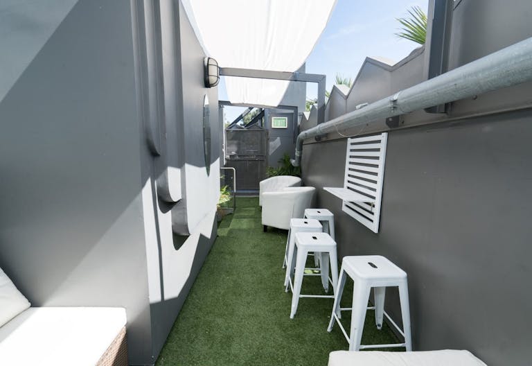 Stunning Art Deco Suite - Image 3