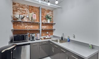 Minimal Studio for Creative Projects & Shoots – Lower East Side - Image 9