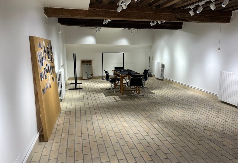 Showroom Place des Vosges au coeur du Marais sur cour class�e - Image 2