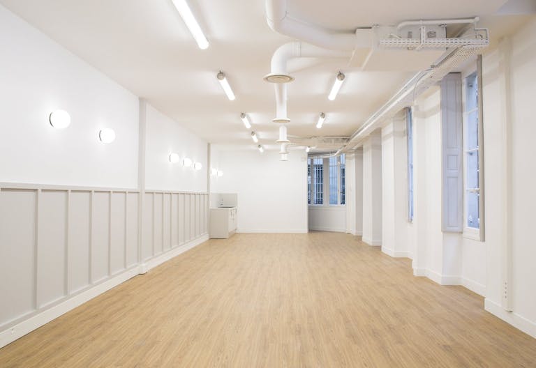 SHOWROOM 150m2 Paris Marais - Image 0