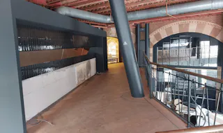 Two-Level Heritage Space in Magna Plaza with Private Entrance - Image 3