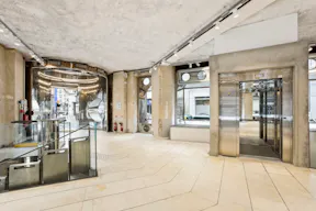 Amazing Award Winning Showroom - Image 19