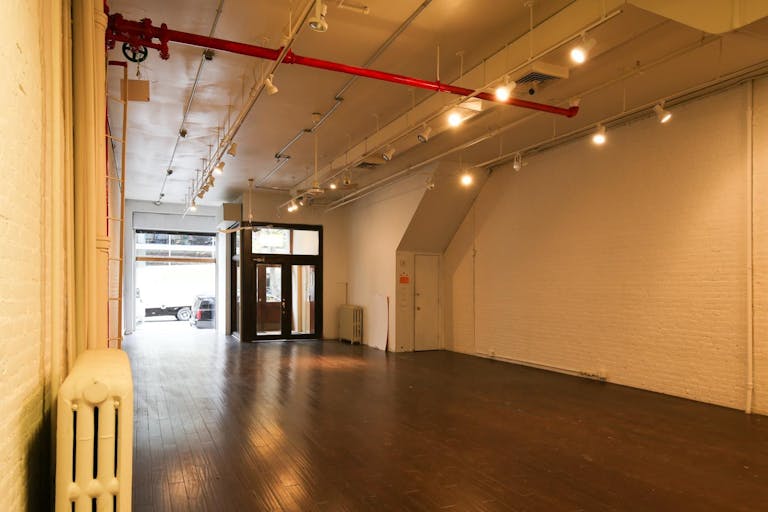 Classic Shop in West Soho - Image 3