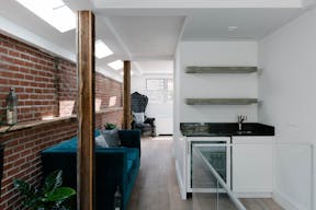 Sun-Drenched Soho Penthouse with Two Terraces - Image 16