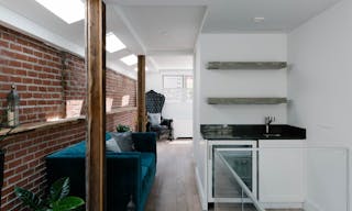 Sun-Drenched Soho Penthouse with Two Terraces - Image 16