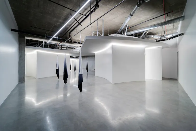 Spacious Urban Loft Studio in Arts District - Image 0