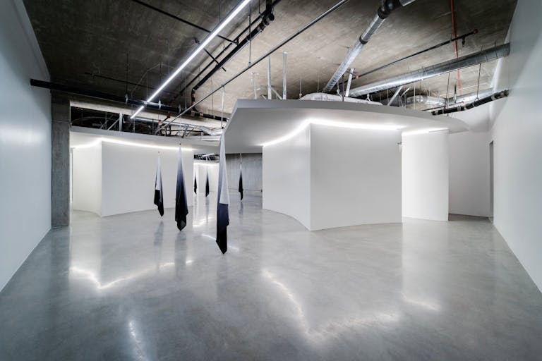 Spacious Urban Loft Studio in Arts District - Image 0