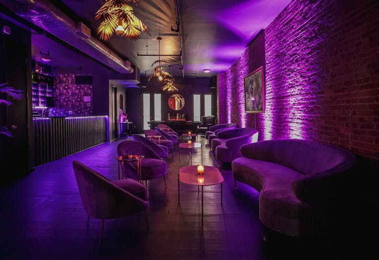 Upscale Loft in Flatiron with Sound System, Custom Lighting, Pool Table & Staff Provided - Image 4