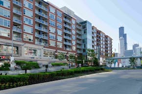 Retail Space in South Loop - Image 2