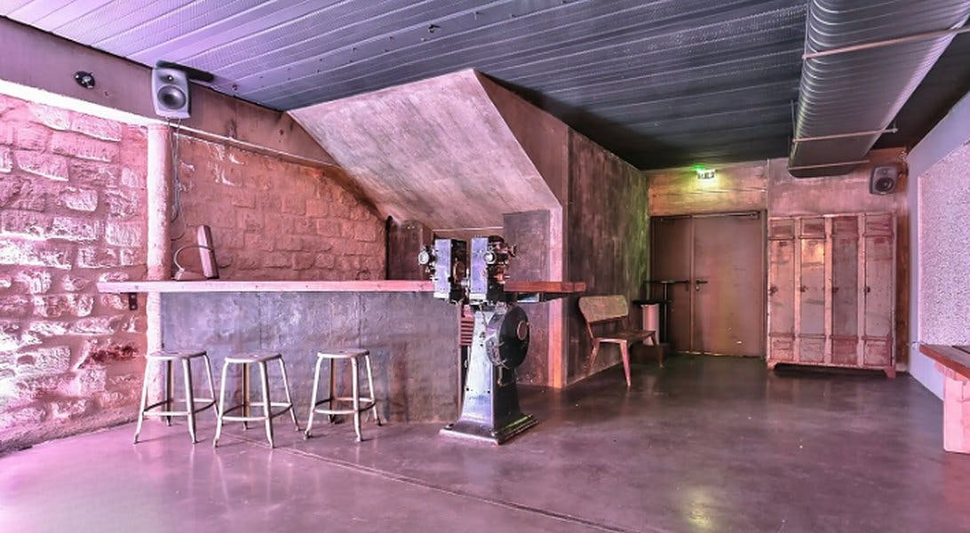 Versatile 600 sqm Industrial Space in Paris 11th