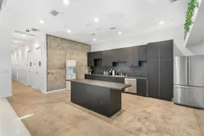 PRE-LIT (RGB) WHITE CYC STUDIO | PRIVATE HAIR, MAKEUP AND VANITY SPACE - Image 5