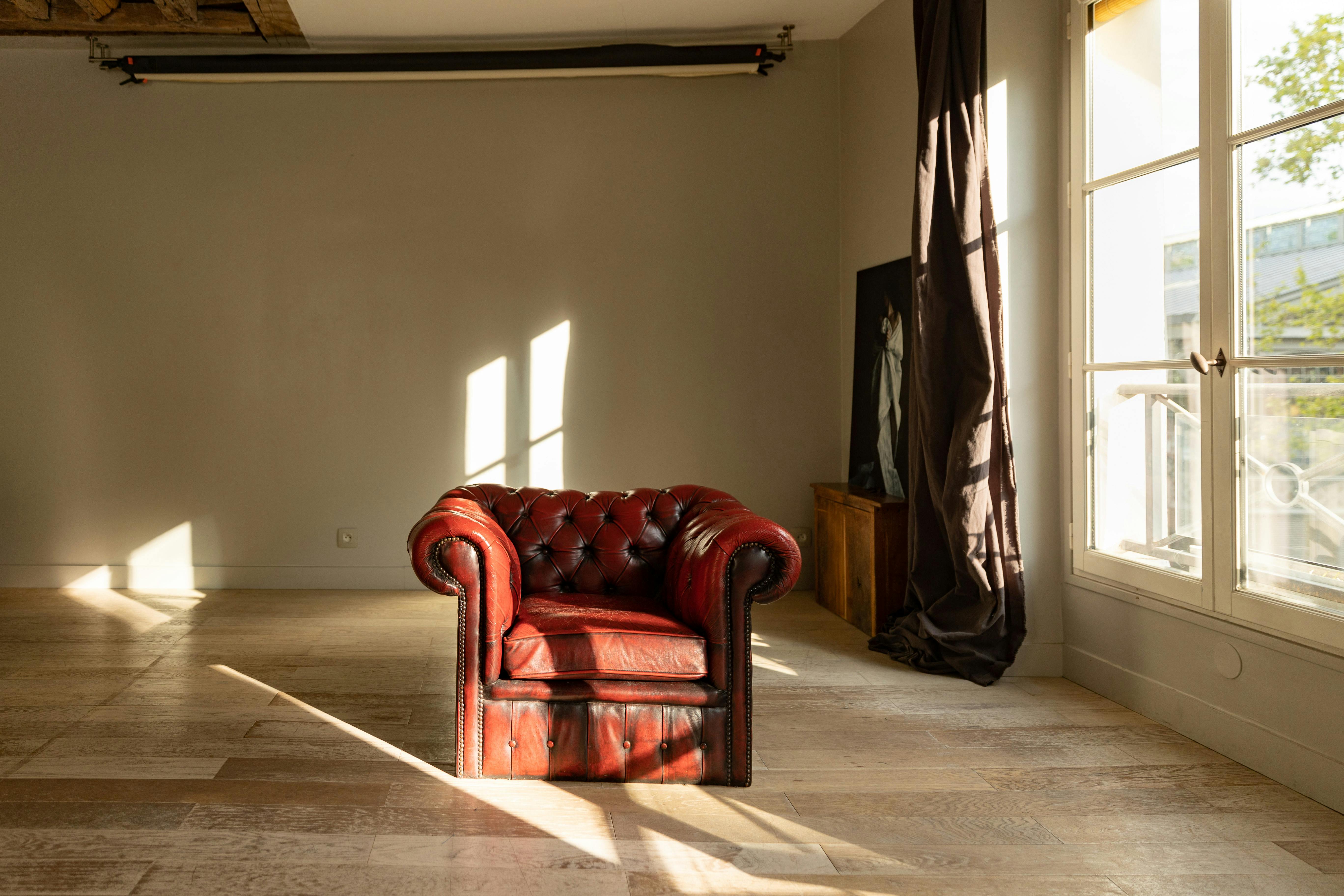 Atypical Studio Showroom and Shooting Space in Haut Marais