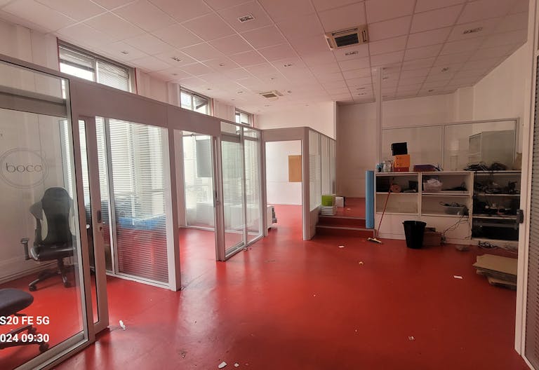 salle de conferance et bureaux ouverts - Image 0