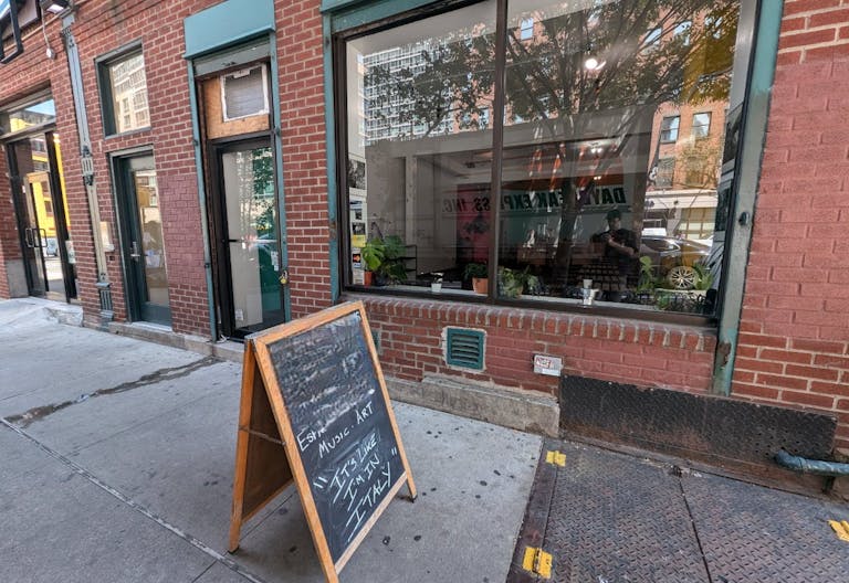 Hudson Yards Art Gallery / Cafe Space - Image 3