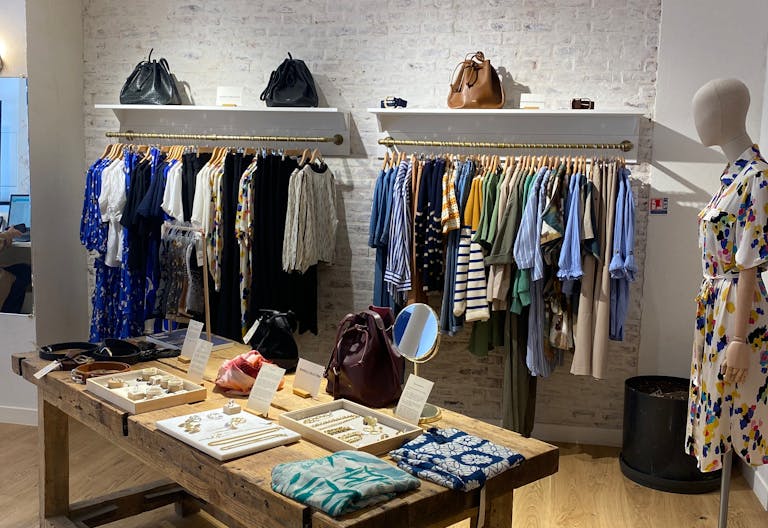 PERFECT LOCATION IN MARAIS CLOSED TO GEORGES POMPIDOU - Image 2