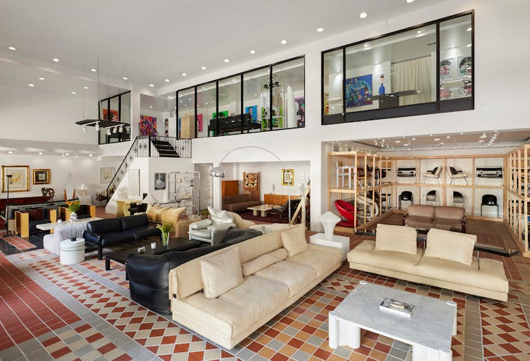 Two-Story, 3000 sqft, Large, Bright & Airy Art Gallery & Collectible Vintage Design Gallery in Brooklyn - Image 2