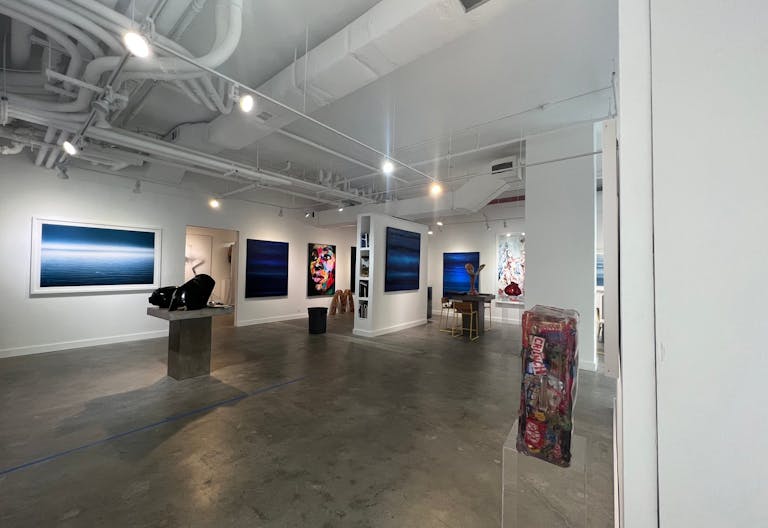 Spacious and Bright Chelsea Art Gallery by the High Line with Two Rooms - Image 1