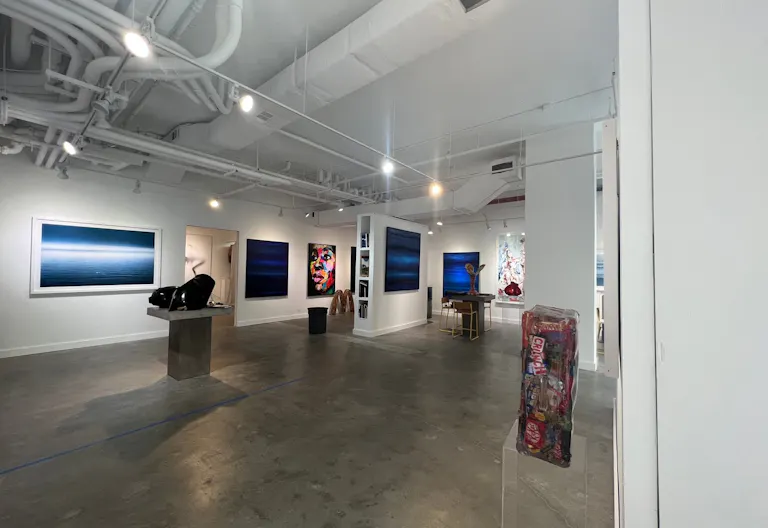 Spacious and Bright Chelsea Art Gallery by the High Line with Two Rooms - Image 1