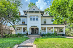 Exquisite & Unique Home: A Masterpiece you must see! - Image 0