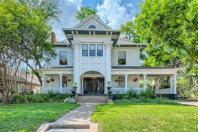 Exquisite & Unique Home: A Masterpiece you must see! - Image 0