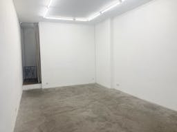 Charming Gallery in Le Marais - Image 6