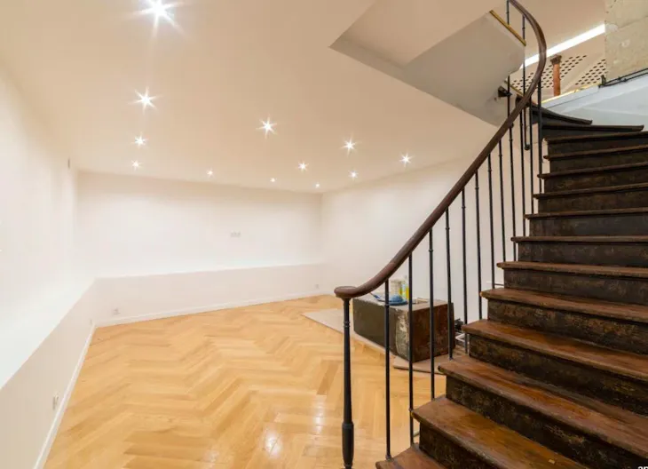 Chic Event Space In Marais - Image 4