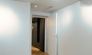 Spacious, streamlined gallery - your projects in the heart of the art district - Image 4