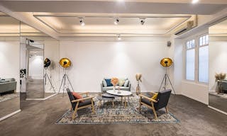 Superb Creative Space in Le Marais - Image 8