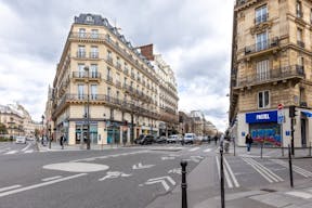 CORNER STORE - 8M LONG WINDOW - POP-UP / GALLERY / SHOWROOM BOUTIQUE - ESPACE TRIGRAM - GRAVILLIERS - Image 5