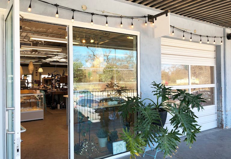 Edgy Eastside Art Gallery & Studio Space - Image 1