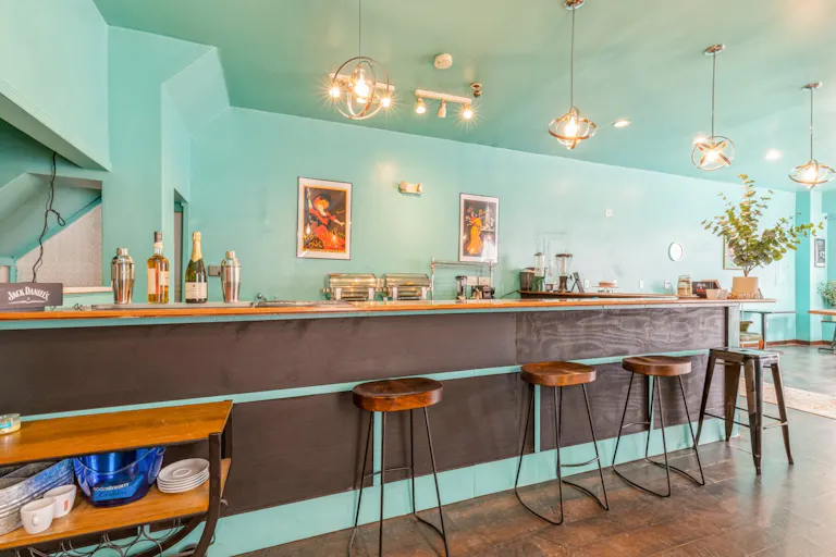 Beautifully Renovated Bright and Airy Storefront and Event Space in Bed-Stuy Bushwick Brooklyn. Perfect for Parties - Image 3