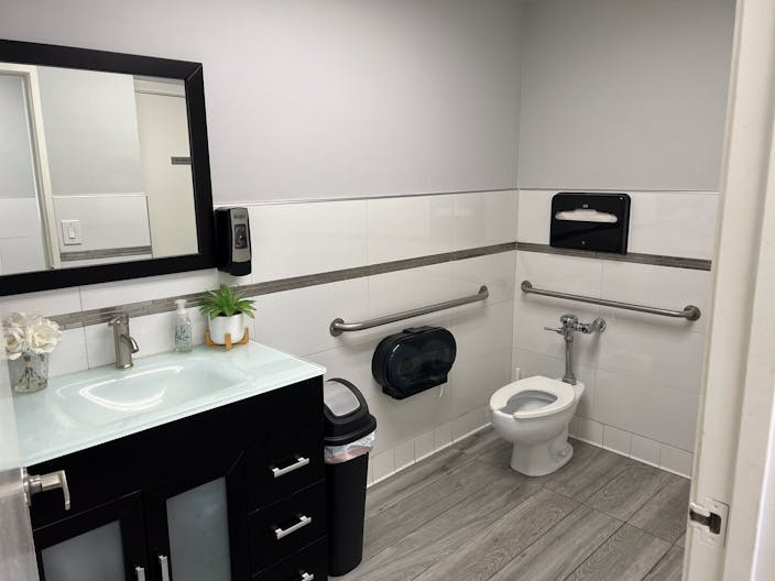 Tomato Patch Warner Center - Image 4