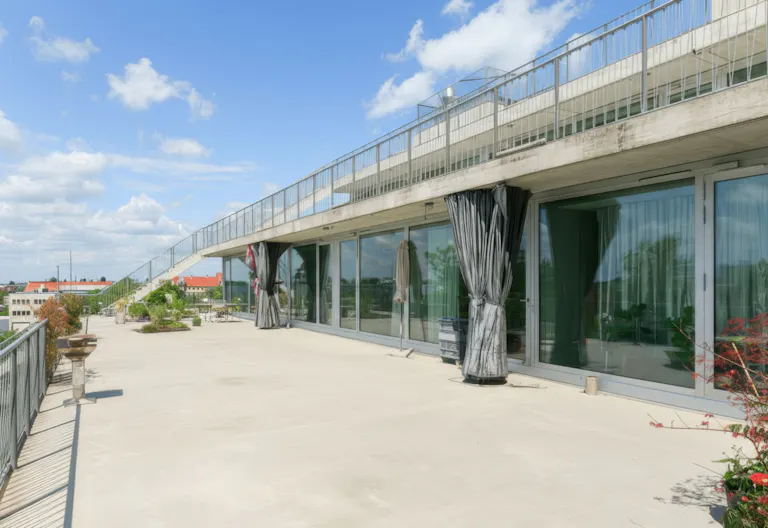A Brutalist loft in Wedding - event space - Image 2