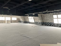 Cured Atypical Building for Rent - Nice Volume - Paris Le Marais - Image 4