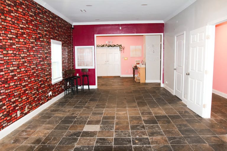 Create space with workshop rooms - Image 1