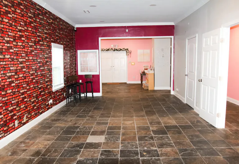 Create space with workshop rooms - Image 1