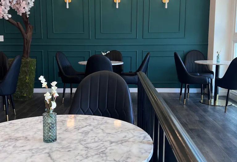 A cozy 900 sq ft caf� with nice interior in the heart of West Hollywood for every occasion - Image 3