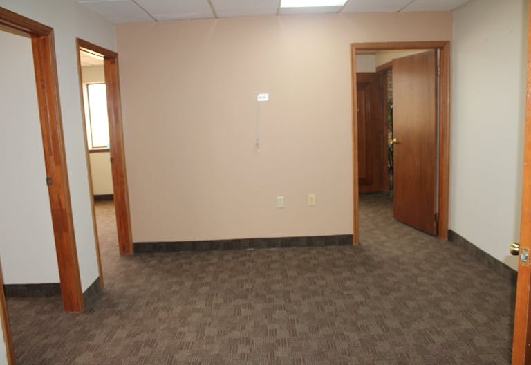 Office Space for Rent - Image 3