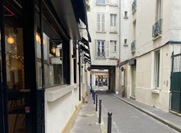 Gallery / Showroom space between Bastille and R�publique - Image 8