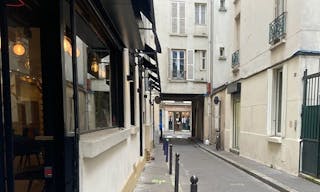 Gallery / Showroom space between Bastille and R�publique - Image 8