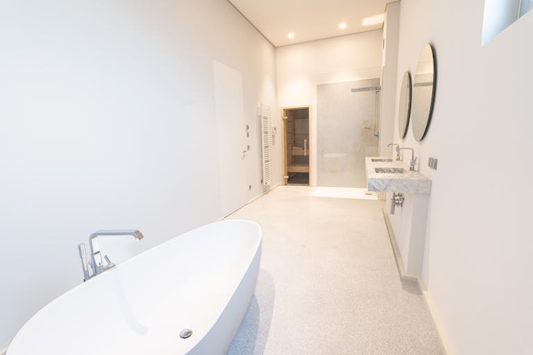 Soiree Rooftop with Skyline View - Image 3