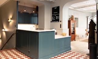 Living Room - Image 11